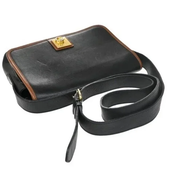 CELINE Logo Shoulder Bag Leather Black GHW Italy 66EG237 - Picture 5 of 15